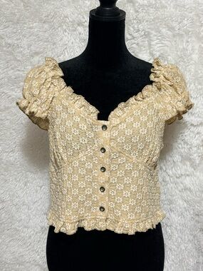 POL Verona Cream Floral Smocked Cropped Button Top